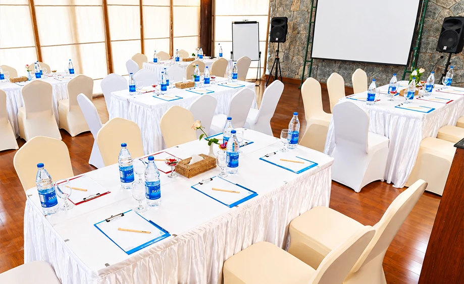 MEETING ROOM