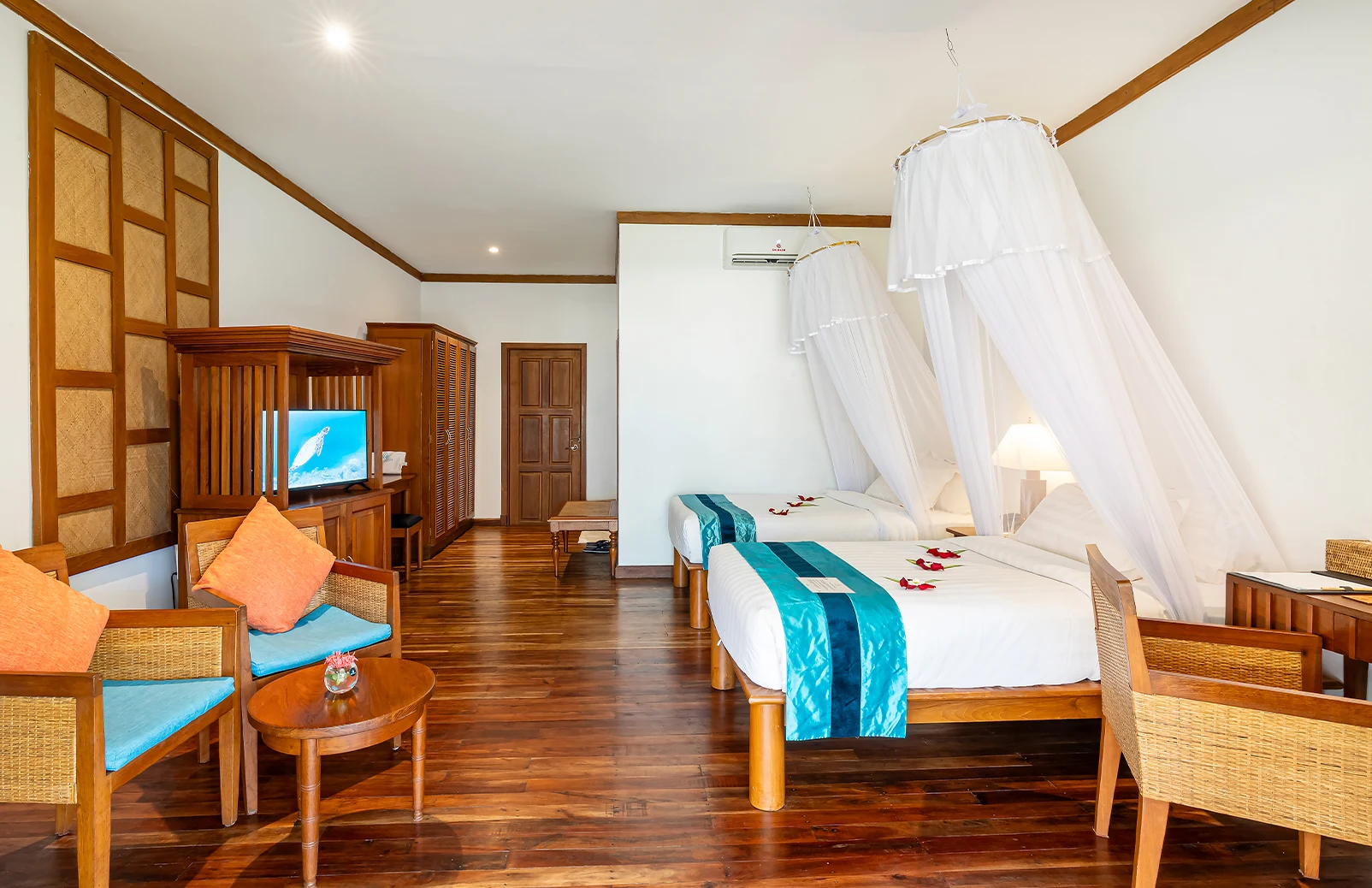 SEAVIEW VILLA SECOND ROW